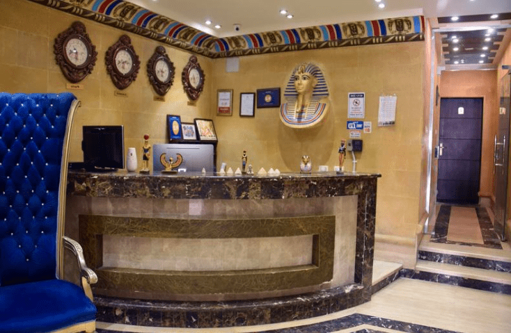 Bed & breakfast facing the pyramids and sphinx with 10+ rooms and all physical amenities.