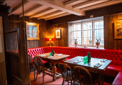 Stunning Country Pub In Coleshill For Lease