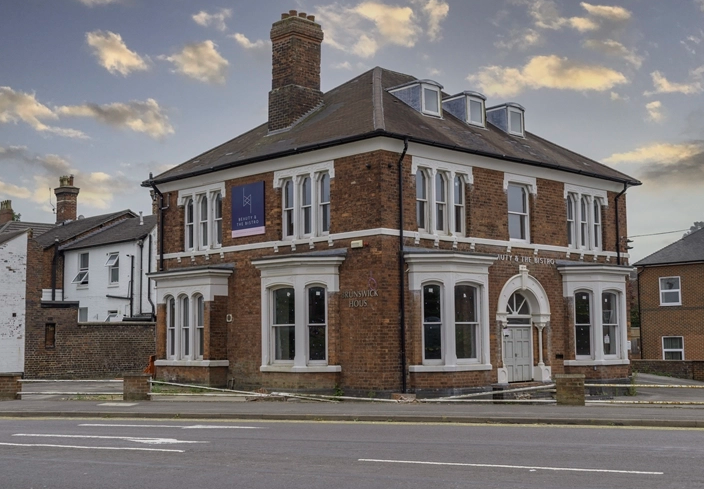 Architecturally Stunning Restaurant And Beauty Salon On 3floors In Stoke-on-Trent For Sale